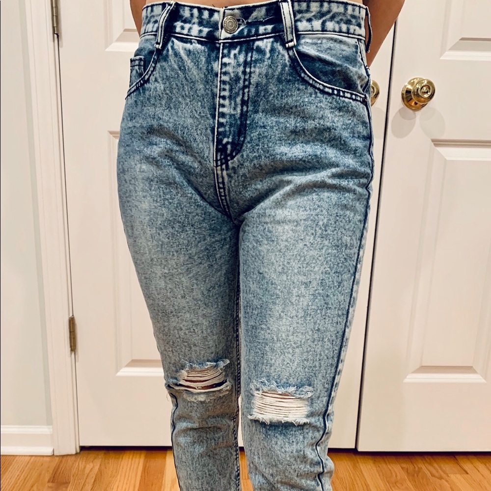 Distressed Vintage High-Waisted Mom Jeans